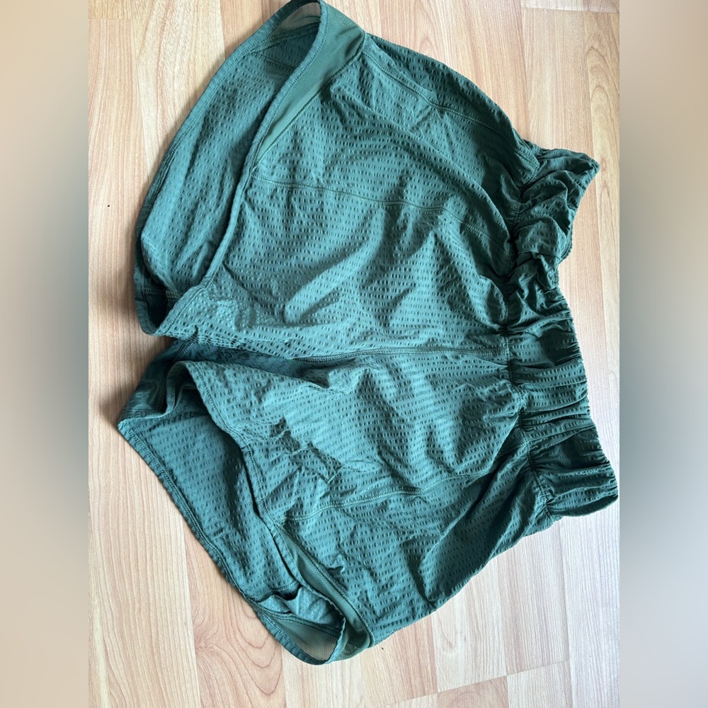 Green lululemon shorts size 6